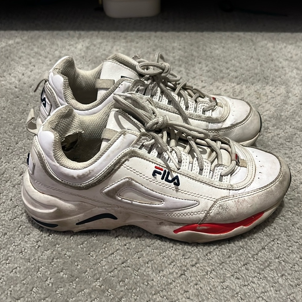 White platform Filas